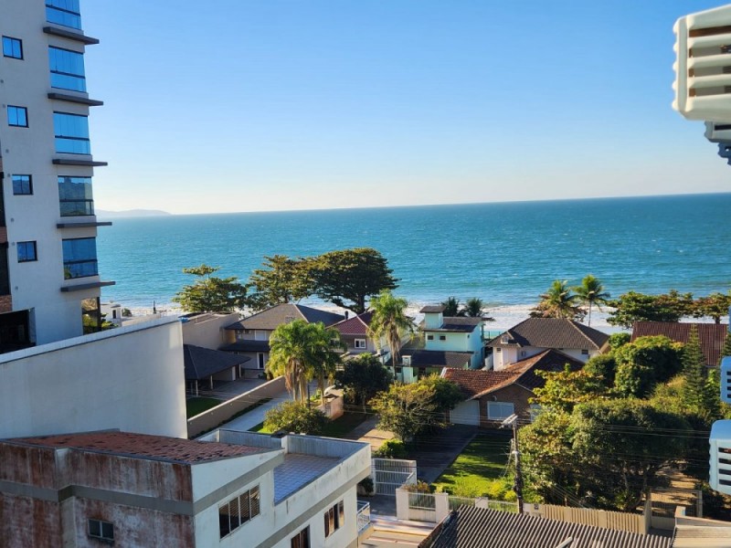 Apartamento mobiliado  30 m da praia